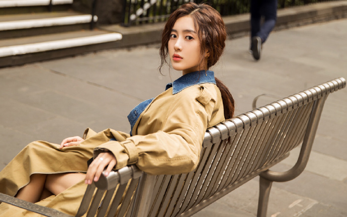 王毅会见伊朗外长阿拉格齐